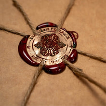 Hlaða mynd inn í gallerískoðara, Gjafapakki - Tweet vasapeli og sokkapar