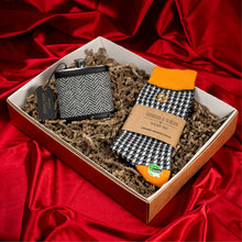 Hlaða mynd inn í gallerískoðara, Gjafapakki - Tweet vasapeli og sokkapar