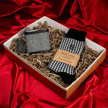 Hlaða mynd inn í gallerískoðara, Gjafapakki - Tweet vasapeli og sokkapar