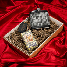 Hlaða mynd inn í gallerískoðara, Gjafapakki - Tweet vasapeli og herrasápa