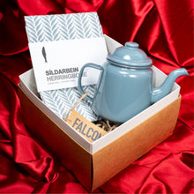 Hlaða mynd inn í gallerískoðara, Gjafapakki - Emaleraður Teketill og Fiskastykki