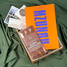 Hlaða mynd inn í gallerískoðara, Mzungu eftir Þórunni Rakel Gylfadóttur, ÁRITUÐ og innpökkuð.