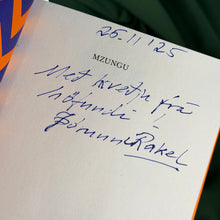 Hlaða mynd inn í gallerískoðara, Mzungu eftir Þórunni Rakel Gylfadóttur, ÁRITUÐ og innpökkuð.