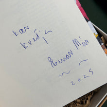 Hlaða mynd inn í gallerískoðara, Allt frá hatti oní skó eftir Einar Má Guðmundsson , ÁRITUÐ og innpökkuð.