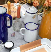 Hlaða mynd inn í gallerískoðara, Emaleruð Falcon kanna, 1,7 líter