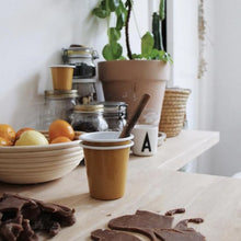 Hlaða mynd inn í gallerískoðara, Emalerað Falcon glas