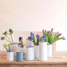 Hlaða mynd inn í gallerískoðara, Emaleruð Falcon kanna, 1,7 líter