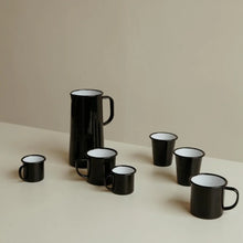 Hlaða mynd inn í gallerískoðara, Emaleruð Falcon kanna, 1,7 líter