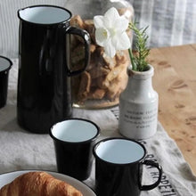 Hlaða mynd inn í gallerískoðara, Emaleruð Falcon kanna, 1,7 líter