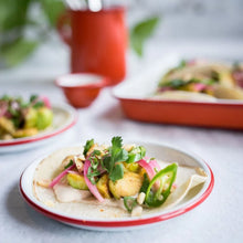 Hlaða mynd inn í gallerískoðara, Emaleraðir Falcon diskar