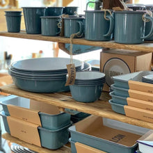 Hlaða mynd inn í gallerískoðara, Emalerað Falcon glas