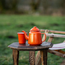 Hlaða mynd inn í gallerískoðara, Emaleraður Falcon Teketill, 1 líter