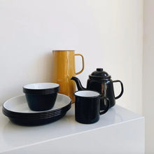 Hlaða mynd inn í gallerískoðara, Emaleraður Falcon Teketill, 1 líter