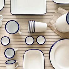 Hlaða mynd inn í gallerískoðara, Emaleruð Falcon smáskál