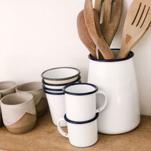 Hlaða mynd inn í gallerískoðara, Emaleraður Falcon Blómavasi