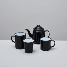 Hlaða mynd inn í gallerískoðara, Emaleraður Falcon Teketill, 1 líter