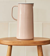 Hlaða mynd inn í gallerískoðara, Emaleruð Falcon kanna, 1,7 líter