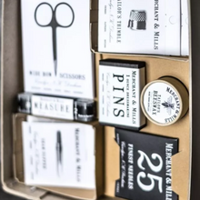 Hlaða mynd inn í gallerískoðara, Stórt saumasett