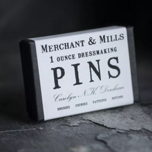 Hlaða mynd inn í gallerískoðara, Stórt saumasett