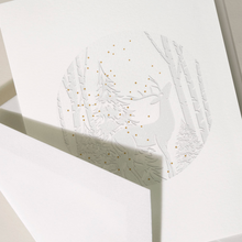 Hlaða mynd inn í gallerískoðara, Crane Jólakort. - Hreindýr í skógi