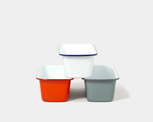 Hlaða mynd inn í gallerískoðara, Emalerað Falcon brauðform