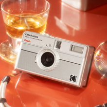 Hlaða mynd inn í gallerískoðara, KODAK Ektar H35N filmuvél. Silfur.