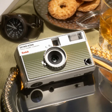 Hlaða mynd inn í gallerískoðara, KODAK Ektar H35N filmuvél. Græn.