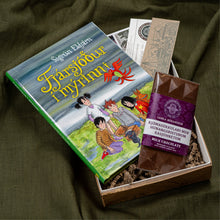 Hlaða mynd inn í gallerískoðara, Bóka Gjafapakki - Fjársjóður í mýrinni eftir Sigrúnu Eldjárn. ÁRITUÐ.