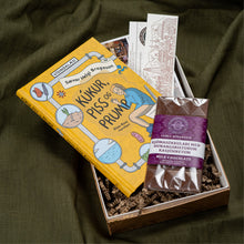 Hlaða mynd inn í gallerískoðara, Bóka Gjafapakki - Kúkur, piss og prump eftir Sævar Helga Bragason. ÁRITUÐ.