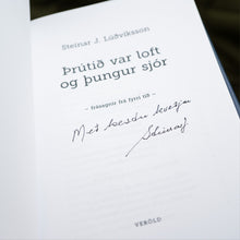 Hlaða mynd inn í gallerískoðara, Bóka Gjafapakki - Þrútið var loft og þungur sjór eftir Steinar J. Lúðvíksson. ÁRITUÐ.