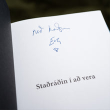 Hlaða mynd inn í gallerískoðara, Bóka Gjafapakki - Staðráðin í að vera eftir Evu Gunnarsdóttir . ÁRITUÐ.