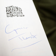 Hlaða mynd inn í gallerískoðara, Bóka Gjafapakki - Vatnið brennur eftir Gunnar Theodór Eggertsson. ÁRITUÐ.