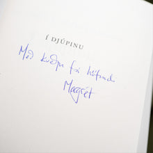 Hlaða mynd inn í gallerískoðara, Bóka Gjafapakki - Í djúpinu eftir Margréti Höskuldsdóttur. ÁRITUÐ.