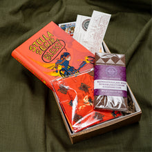 Hlaða mynd inn í gallerískoðara, Bóka Gjafapakki - Stella segir bless eftir Gunnar Helgason. ÁRITUÐ.