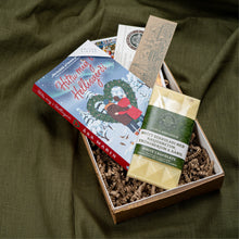 Hlaða mynd inn í gallerískoðara, Bóka Gjafapakki - Hittu mig í Hellisgerði eftir Ásu Marin. ÁRITUÐ.