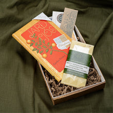 Hlaða mynd inn í gallerískoðara, Bóka Gjafapakki - Jarðljós eftir Gerði Kristnýju. ÁRITUÐ.