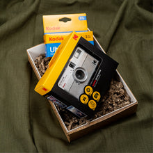 Hlaða mynd inn í gallerískoðara, Gjafapakki - Kodak myndavél og filmur.