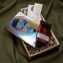 Hlaða mynd inn í gallerískoðara, Bóka Gjafapakki - Mennska eftir Bjarna Snæbjörnsson. ÁRITUÐ.