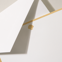 Hlaða mynd inn í gallerískoðara, Crane bréfsefni. - Gull skeljar