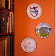 Hlaða mynd inn í gallerískoðara, Diskur með skjaldarmerki Flateyrar