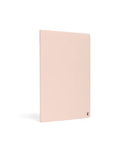 Hlaða mynd inn í gallerískoðara, Karst A5 stílabækur úr steinapappír. - Tvær bækur, línustrikuð og með auðum síðum, Ljós bleikar.