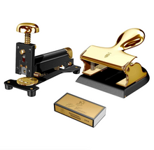 Hlaða mynd inn í gallerískoðara, El Casco Gjafasett. 23 kt. Gull & Svart