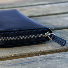 Hlaða mynd inn í gallerískoðara, Galen Leather pennaveski fyrir þrjá penna.