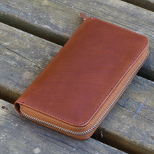 Hlaða mynd inn í gallerískoðara, Galen Leather pennaveski fyrir þrjá penna.