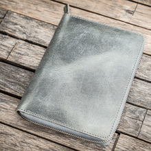 Hlaða mynd inn í gallerískoðara, Galen Leather pennaveski fyrir fimm penna.