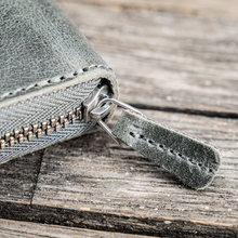 Hlaða mynd inn í gallerískoðara, Galen Leather pennaveski fyrir fimm penna.