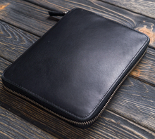 Hlaða mynd inn í gallerískoðara, Galen Leather A5 pennaveski