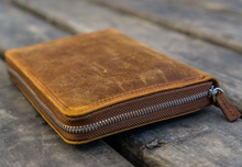 Hlaða mynd inn í gallerískoðara, Galen Leather pennaveski fyrir fimm penna.