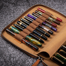 Hlaða mynd inn í gallerískoðara, Galen Leather pennaveski fyrir 20 penna.