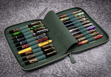 Hlaða mynd inn í gallerískoðara, Galen Leather pennaveski fyrir 20 penna.